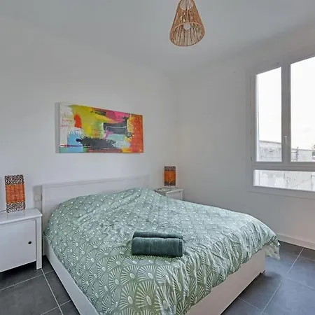 The Rooftop - Ac Clim - Wi-fi - Parking Gratuit Dans La Rue Avignon